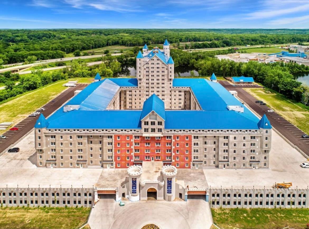 2Br Suite At The Grand Castle Pool Gym & Parking Grandville Kültér fotó