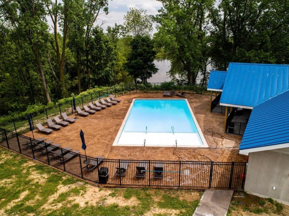 2Br Suite At The Grand Castle Pool Gym & Parking Grandville Kültér fotó
